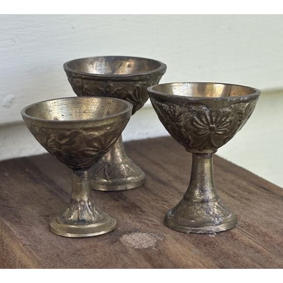 VTG Brass Indian Coffee Pot 9" w/ 3 Goblets | Miniature Dallah Decor Etched Set - Picture 15 of 16